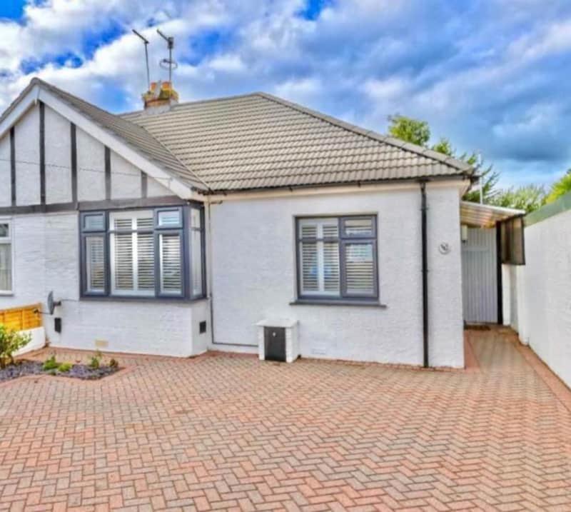 Betty'S Bungalow Лэнсинг Экстерьер фото